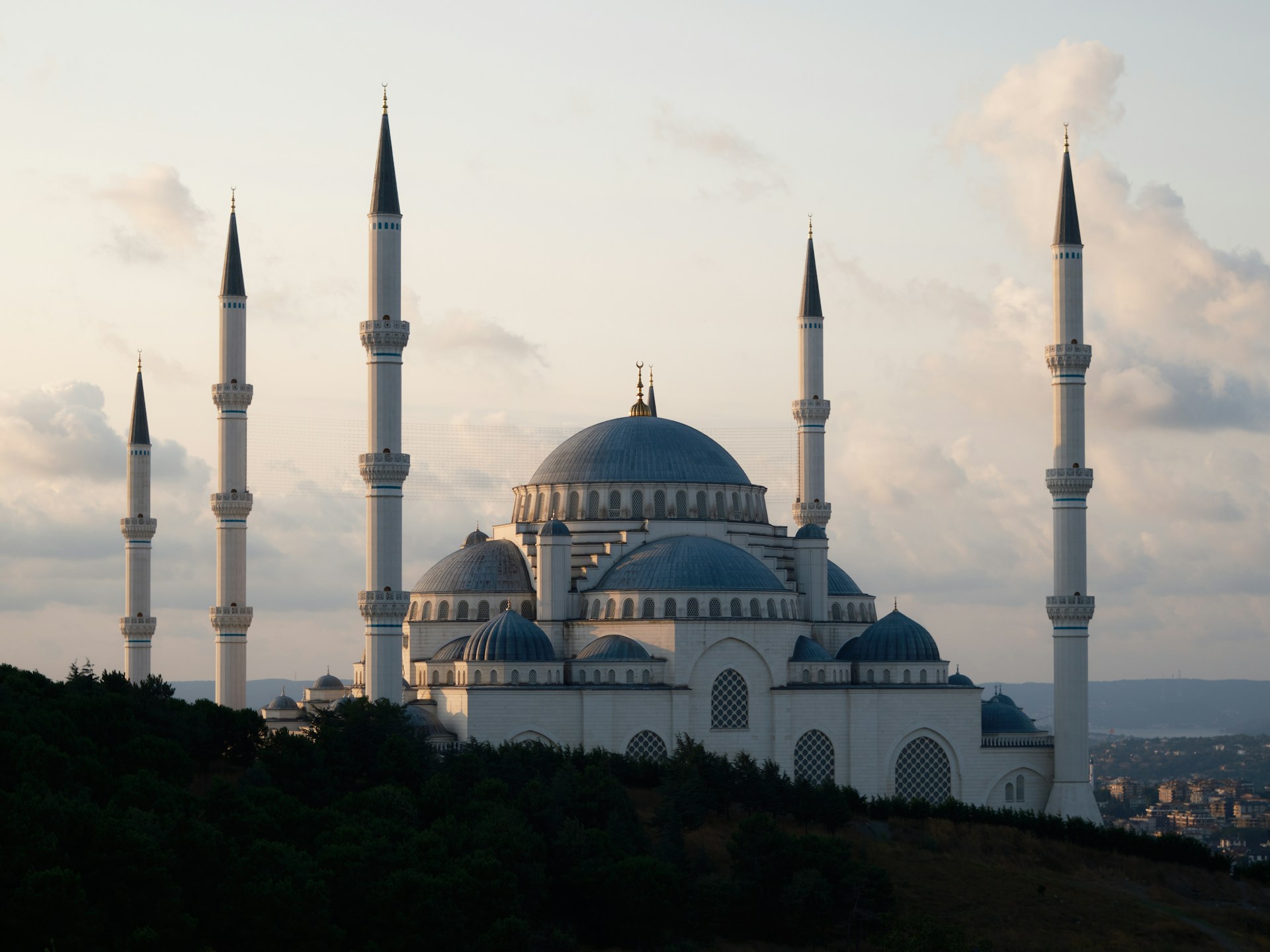 Istanbul pe 2 continente · fotografie ilustrativa
